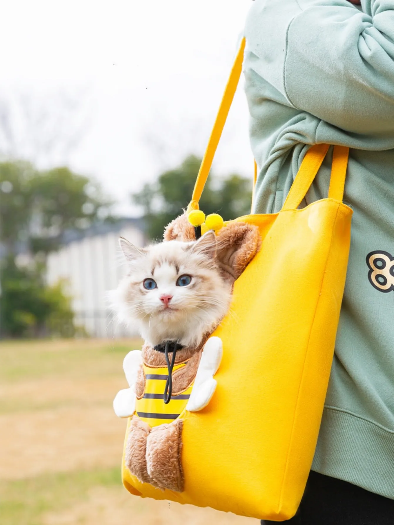 1pc Pet Carrier Bag For Small Dogs And Cats, Bee Shaped Design With Semi-open Top And Shoulder Strap(yellow)