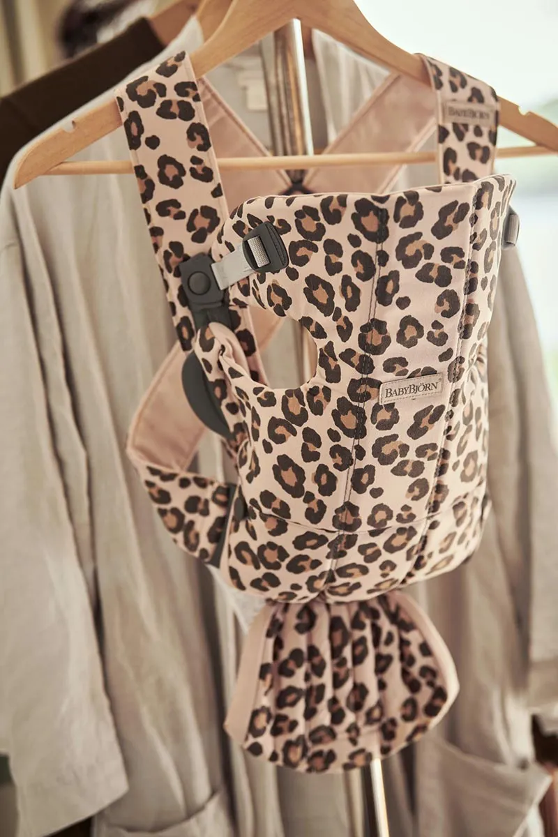 BabyBjörn Baby Carrier Mini Cotton, Beige Leopard