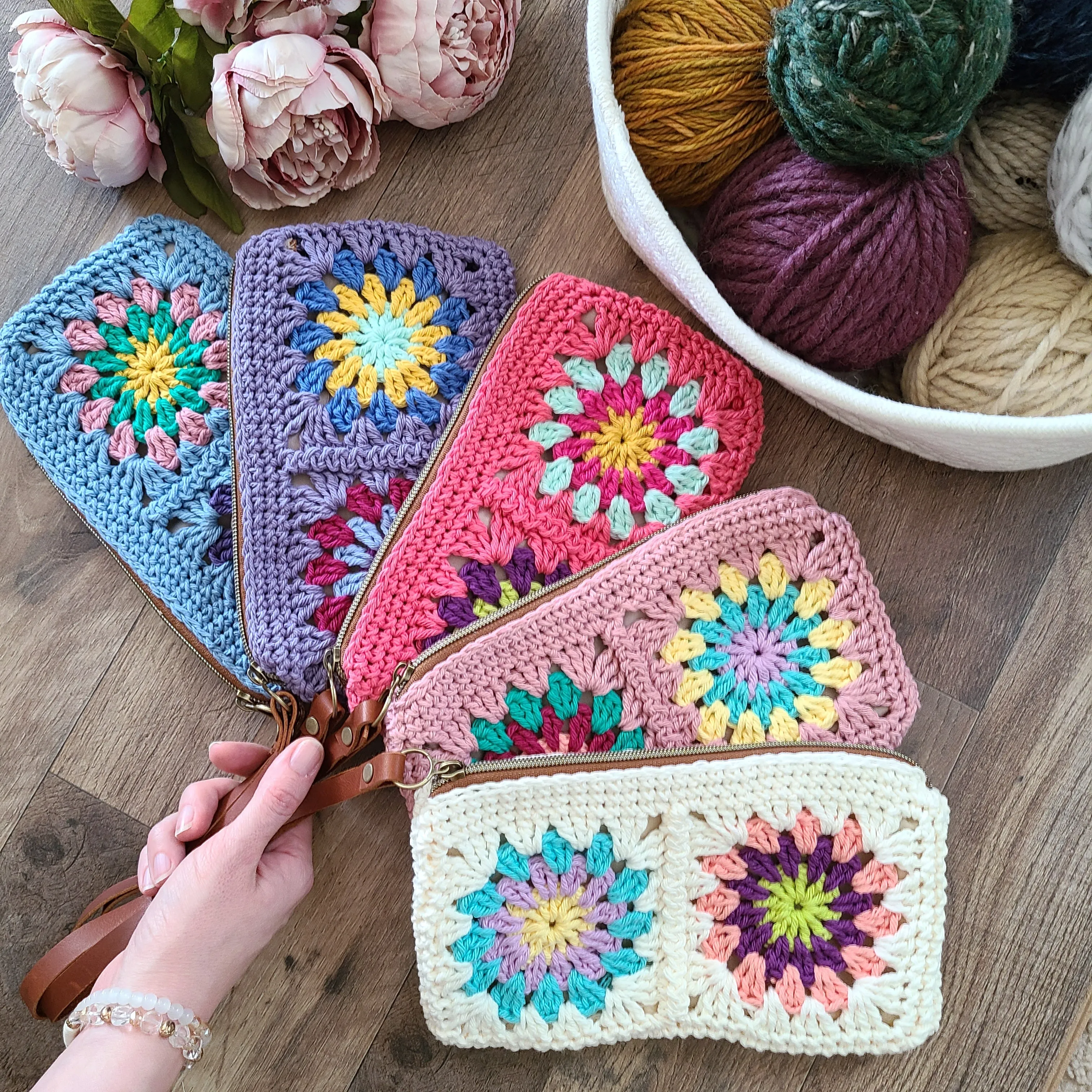 Crochet Granny Square Wristlet Purse | MONA