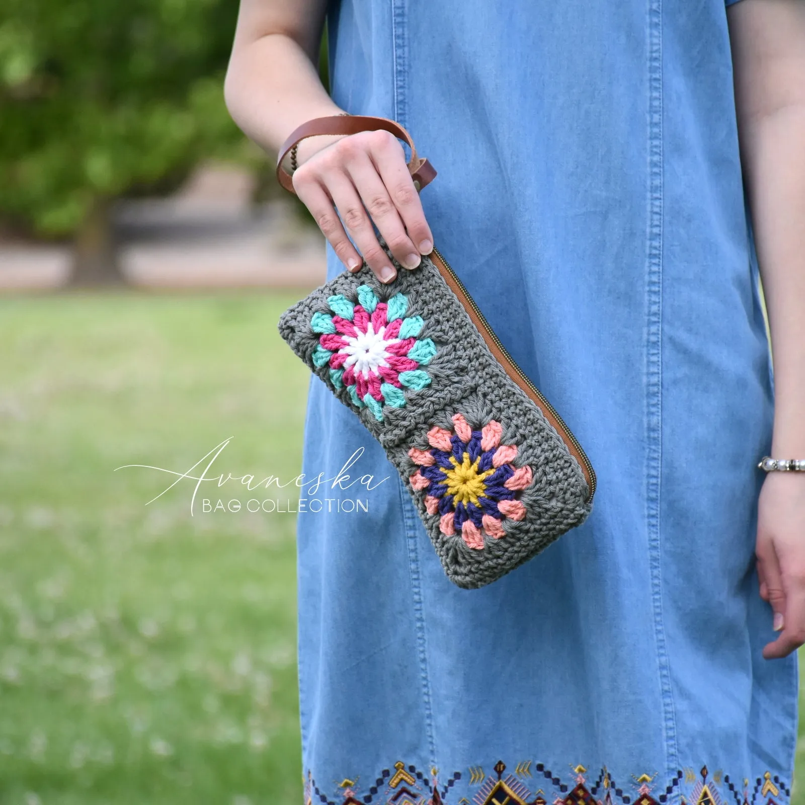 Crochet Granny Square Wristlet Purse | MONA