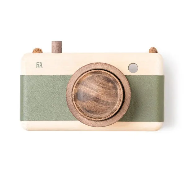 Fanny And Alexander Wooden Zoom Camera – Green