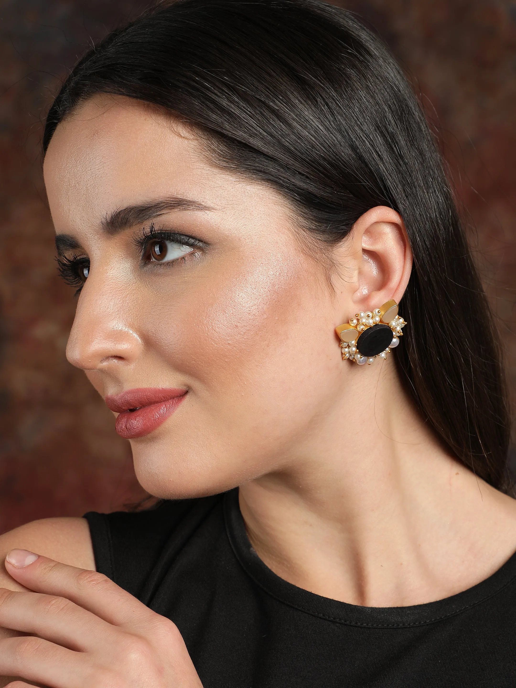 Ishin Gold Plated Pearl Circular Shaped Stud