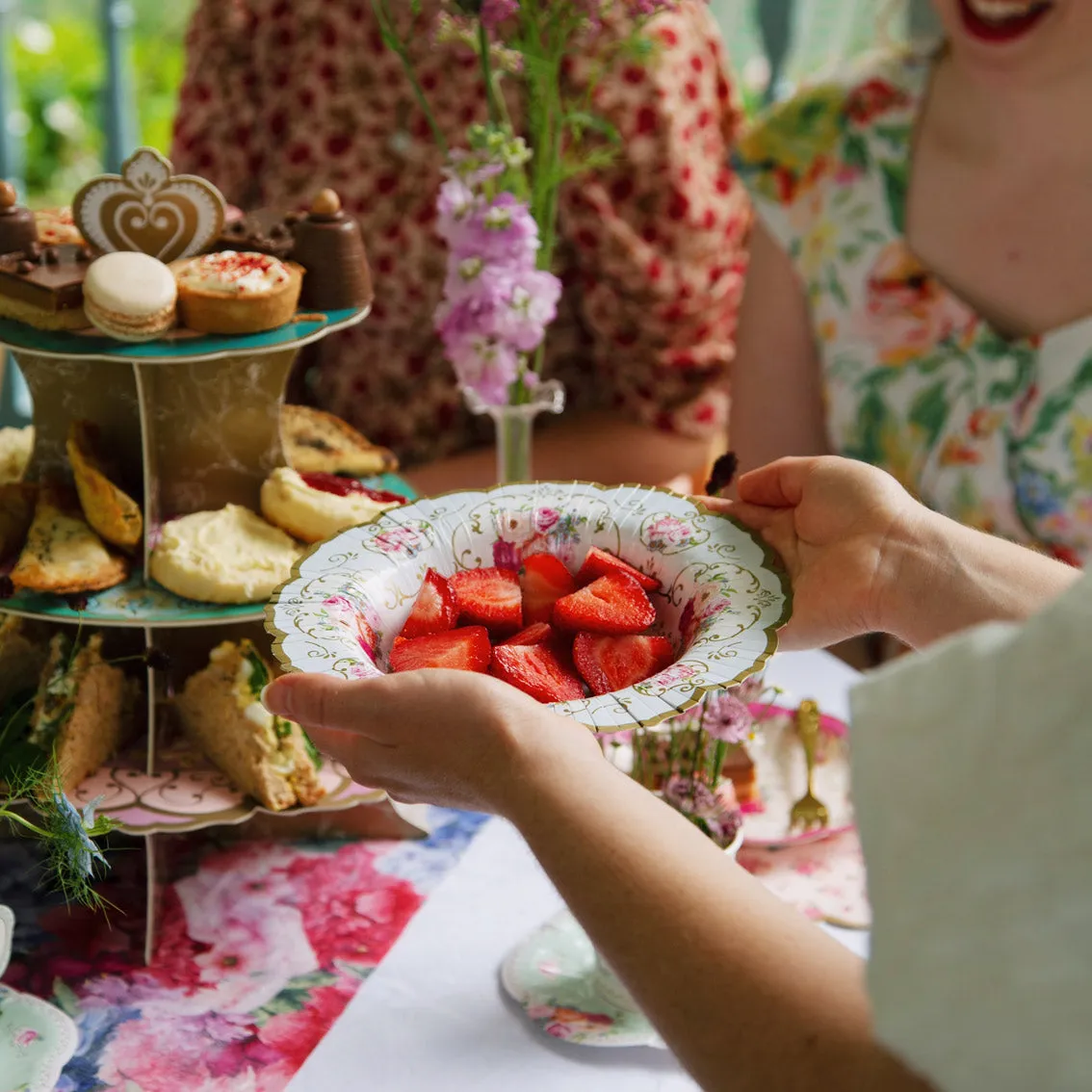 Talking Tables Truly Scrumptious Floral Paper Bowls