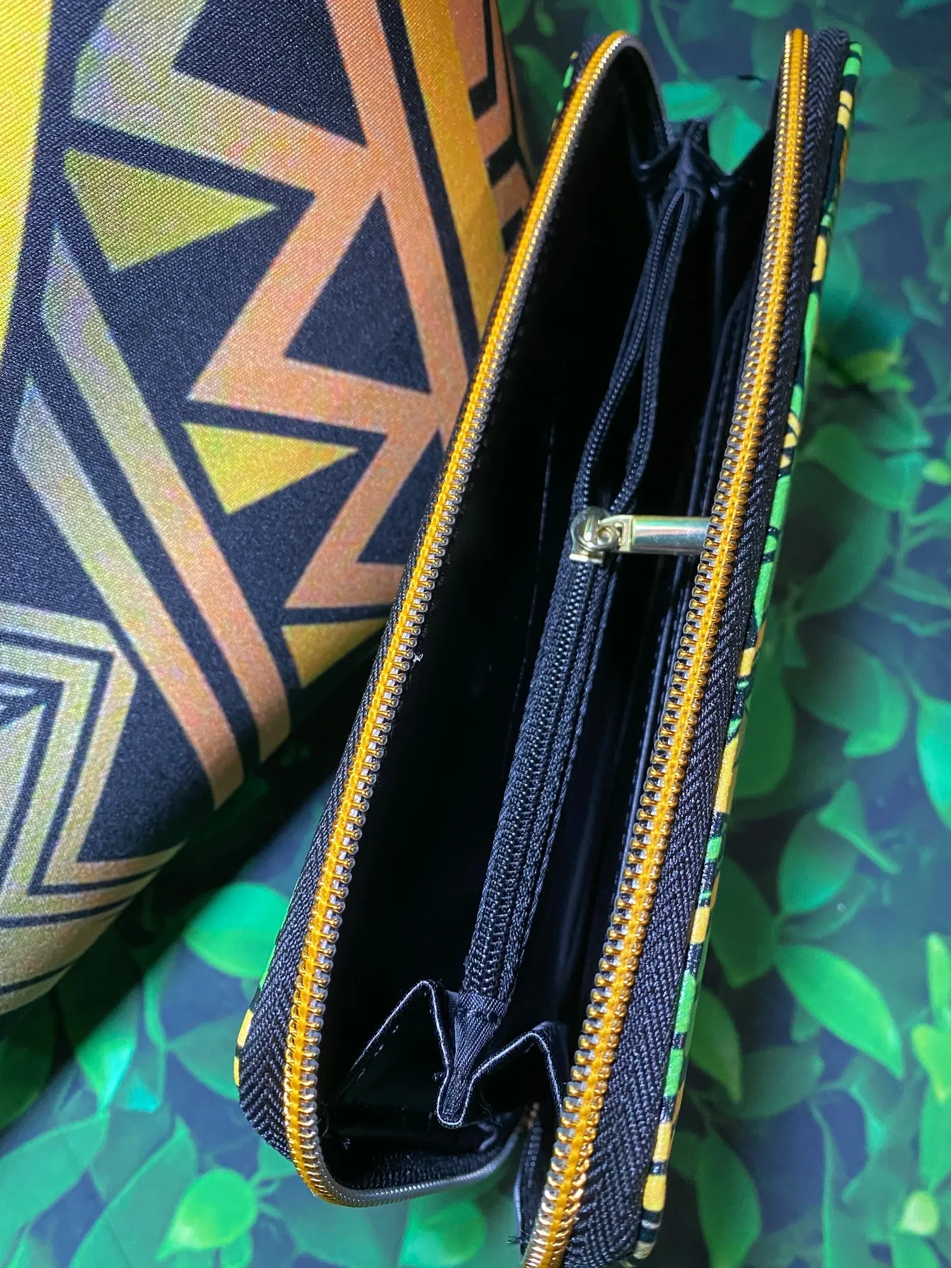 Tribal Islander Purse with Zipper